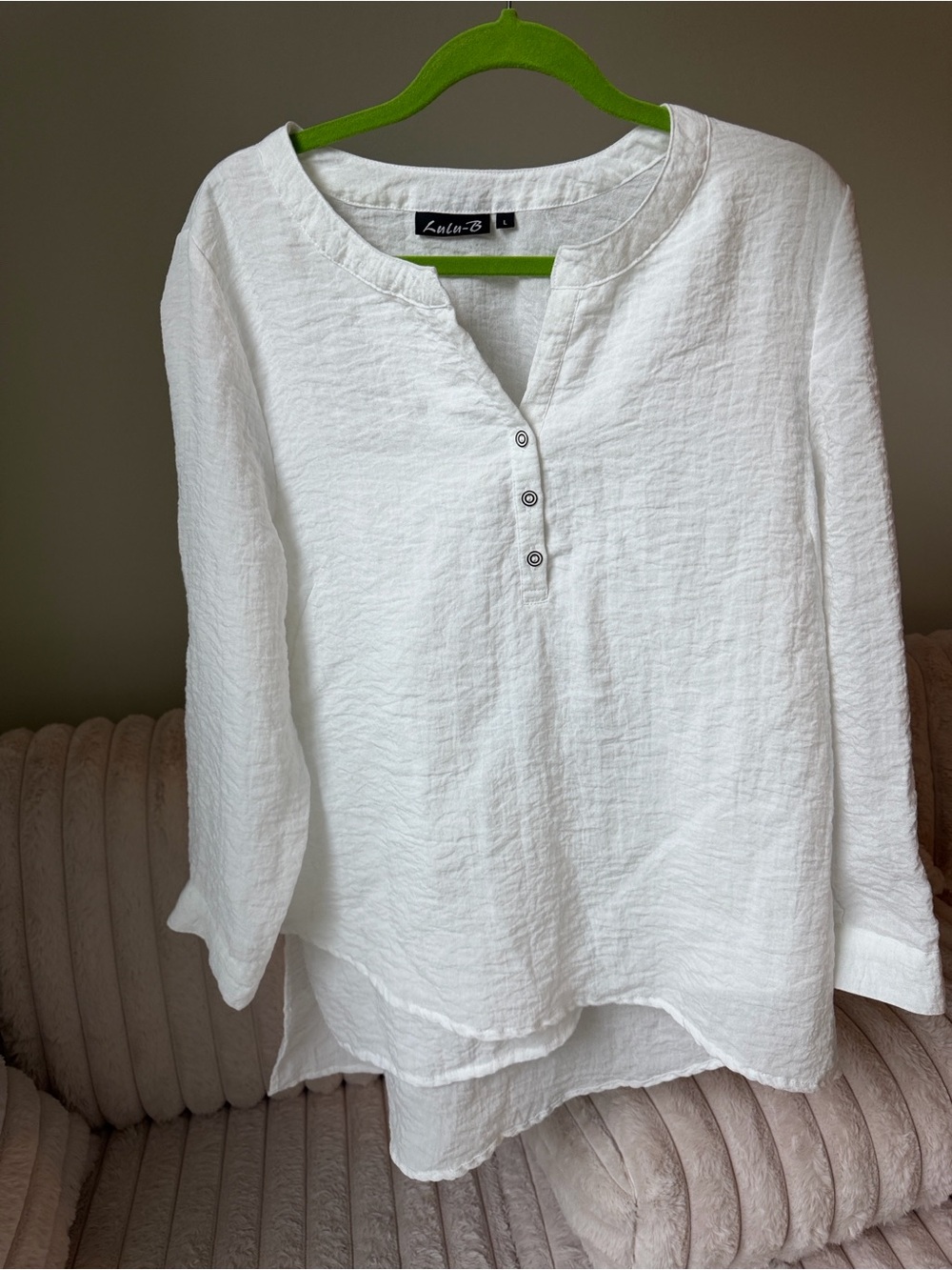 Lulu-B Women’s White Textured Layered Front Blouse with Buttons Size Large